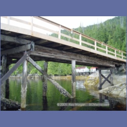 2005_0822_Duncanby_Lodge_Marina_Rivers_Inlet.html