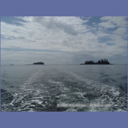 2005_2112_GungHo_Bay_Banks_Island.html