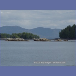 2005_2114_GungHo_Bay_Banks_Island.html