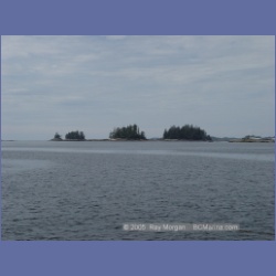 2005_2115_GungHo_Bay_Banks_Island.html