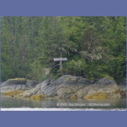2005_2120_GungHo_Bay_Banks_Island.html